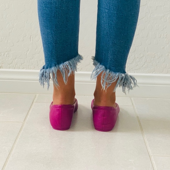 NIB Magenta Butter Soft Leather Ballet Flats - Picture 5 of 7